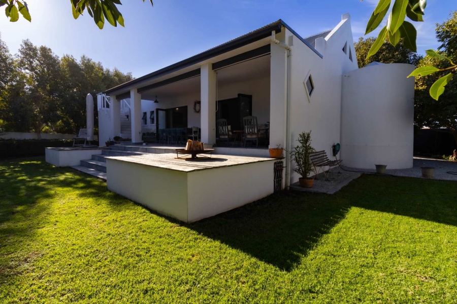2 Bedroom Property for Sale in Sandbaai Western Cape